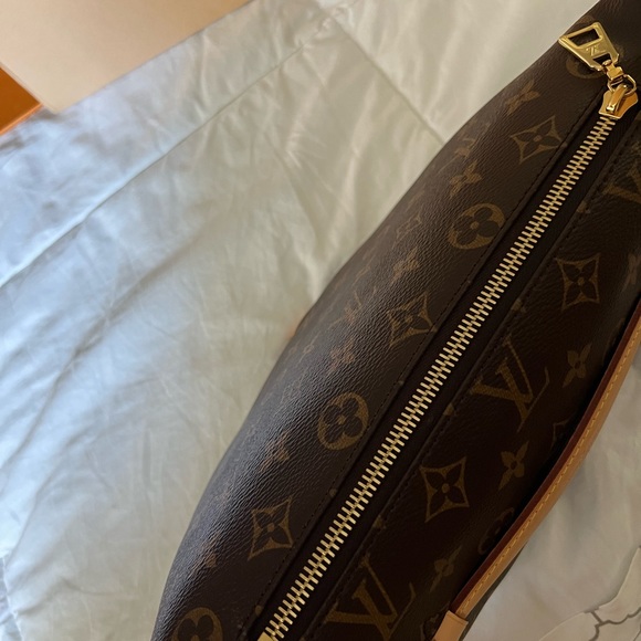 ❌SOLD!!!❌ Louis Vuitton Bumbag - Picture 6 of 16